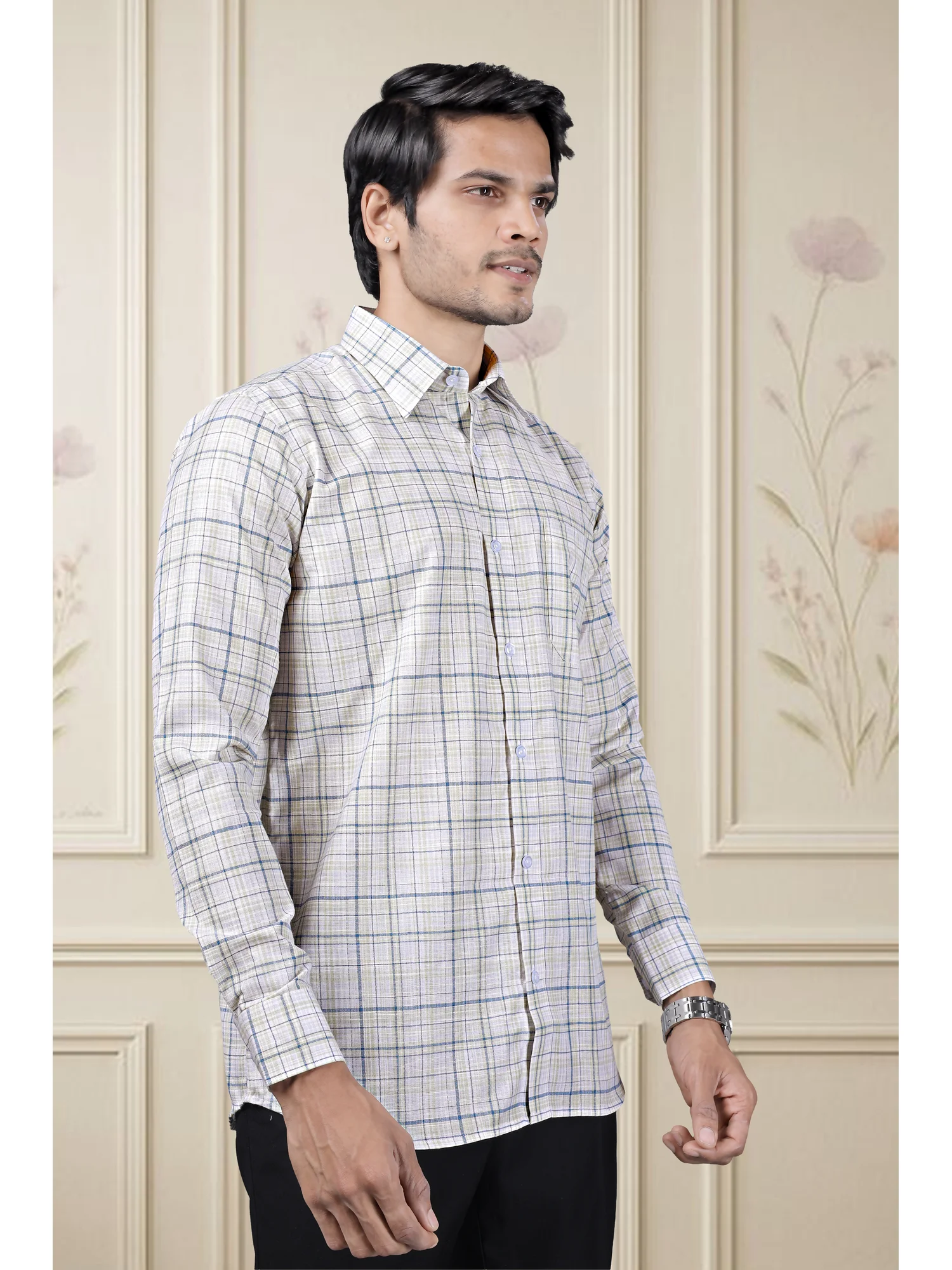 Long sleeve shirt, white and blue check pattern, collar, buttons, worn by a model