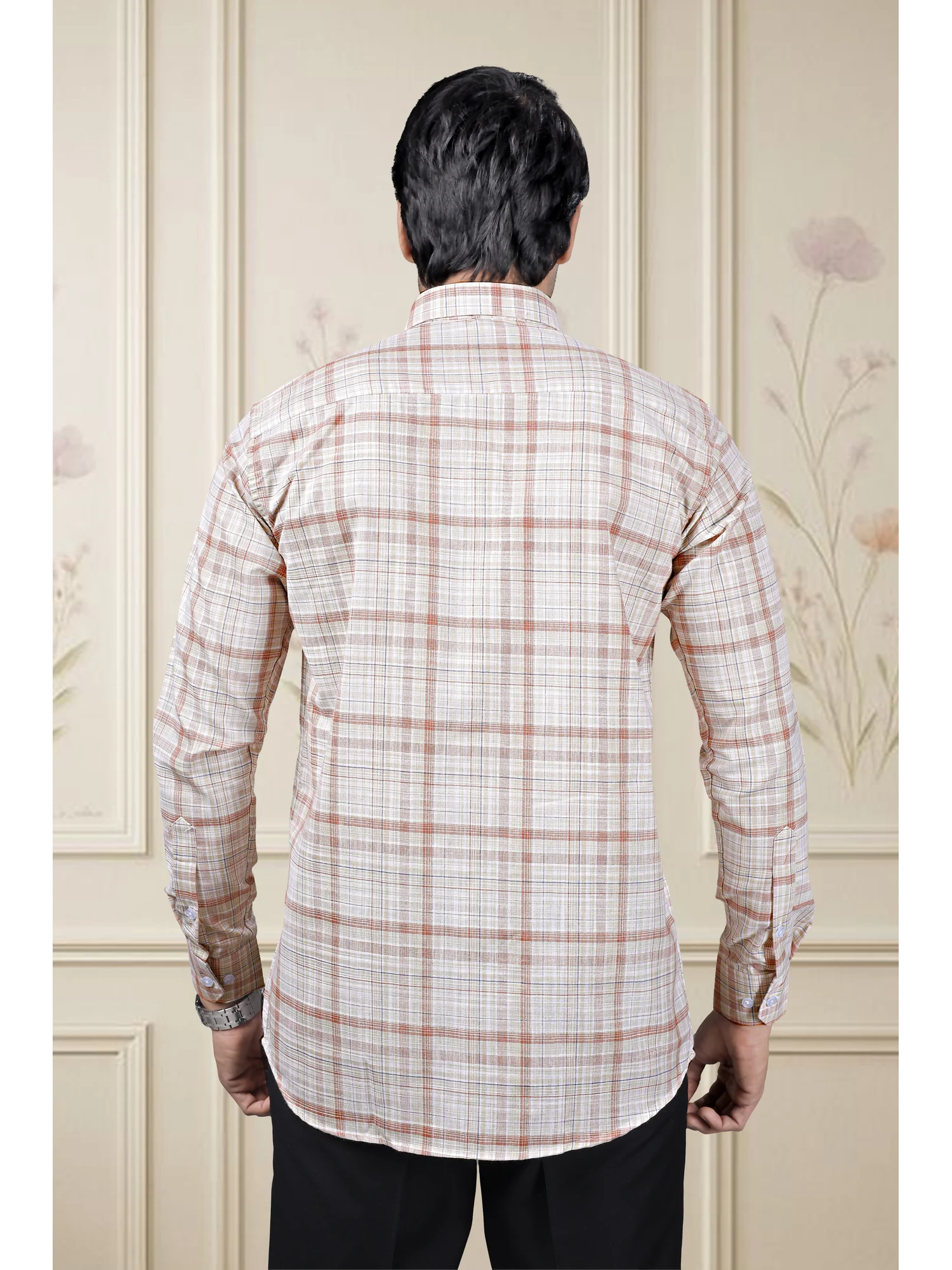 Long sleeve shirt, white beige red check, back view, worn by a model