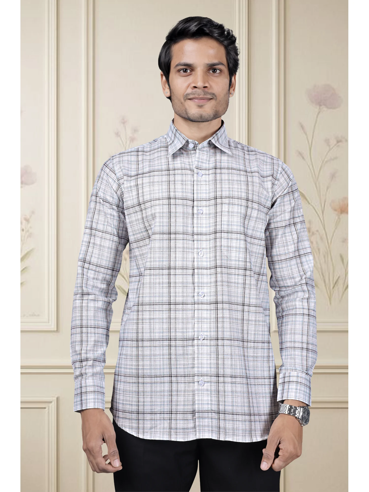 Long sleeve shirt, white and black check pattern, collar, buttons, worn by a model